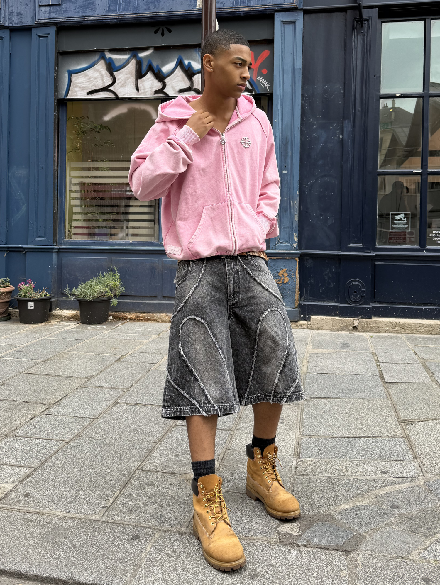Arnmor Black Jorts